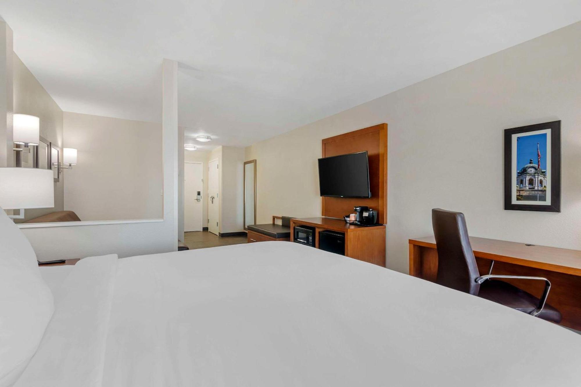 Comfort Inn & Suites Брансуик Экстерьер фото