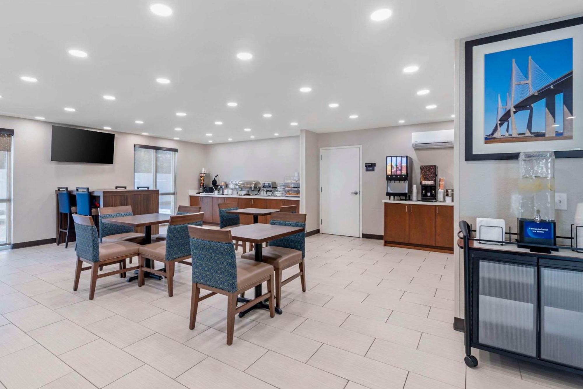 Comfort Inn & Suites Брансуик Экстерьер фото