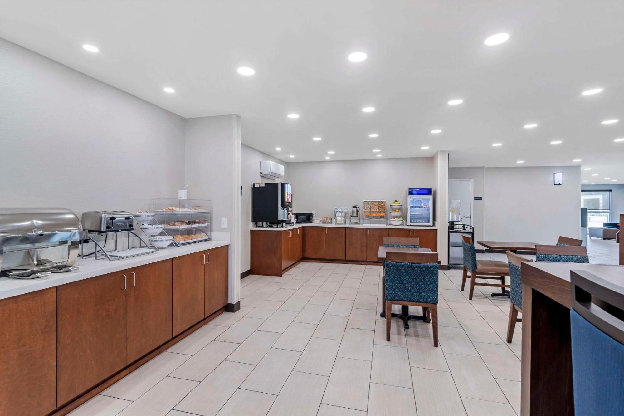 Comfort Inn & Suites Брансуик Экстерьер фото