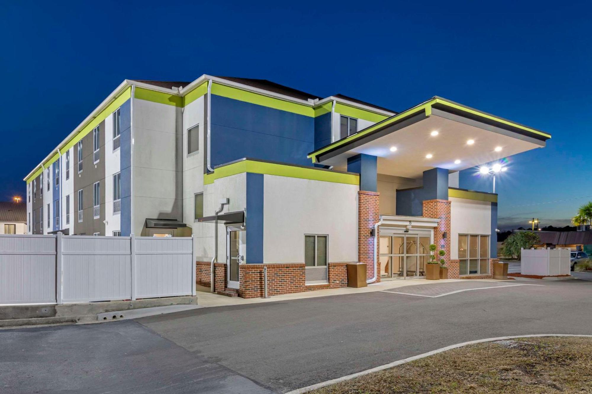 Comfort Inn & Suites Брансуик Экстерьер фото